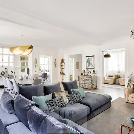 Appartement Duplex Trocadero, 4 Chambres, 300m2 *